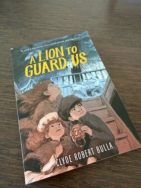 A Lion to Guard Us - Paperback